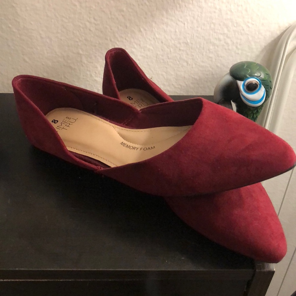 MOVING/ALL MUST GO!! Maroon Flats